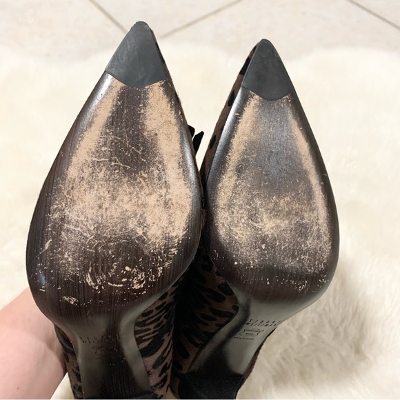 Stuart Weitzmam pointed toe heeled leopard AOK Bootie - Picture 5 of 8